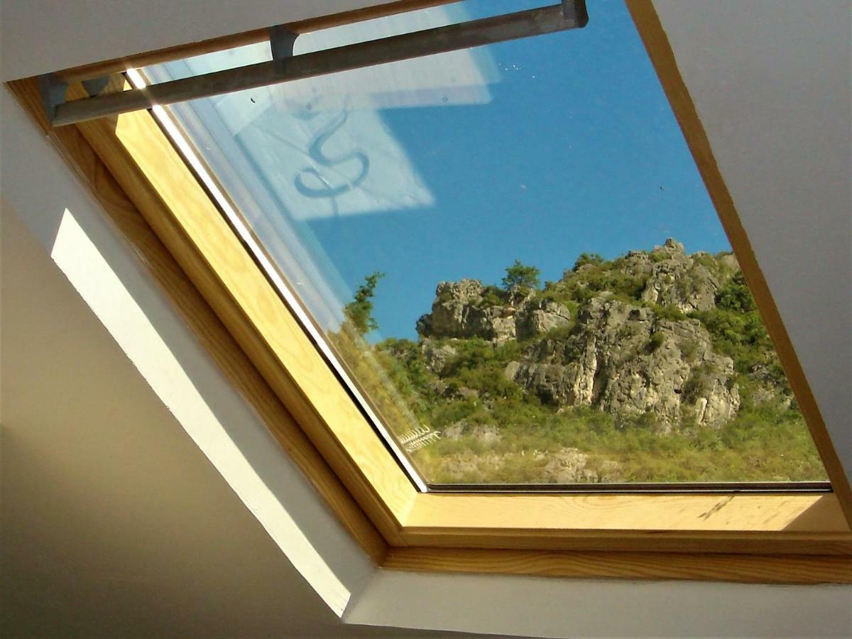 Les Studios de St Guilhem Saint-Guilhem-le-Desert Exterior foto